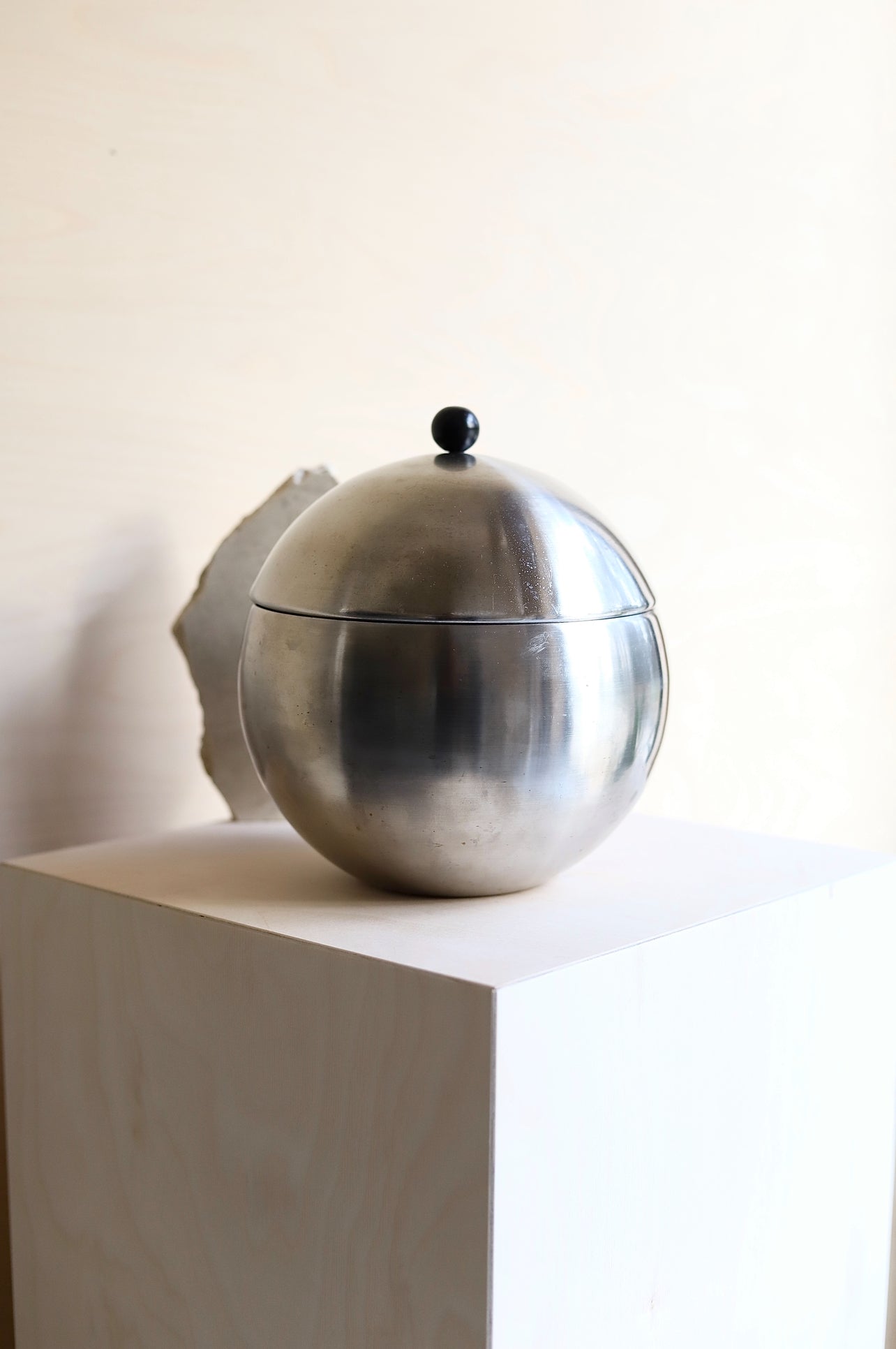 Art Deco stainless steel ledukų talpykla