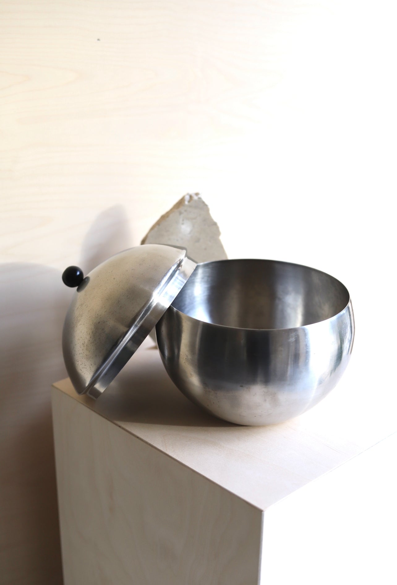 Art Deco stainless steel ledukų talpykla
